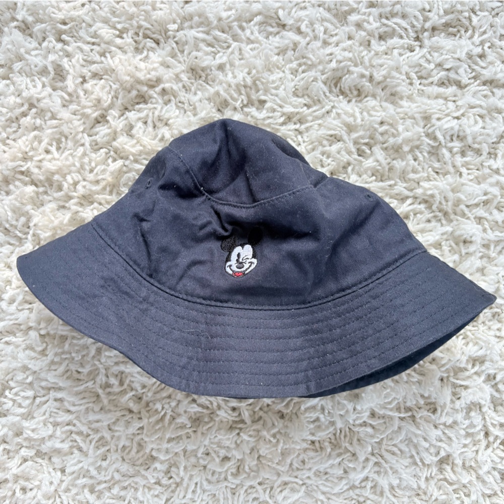 Mickey Embroidered bucket hat
